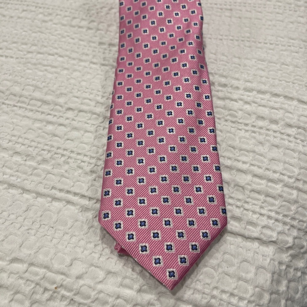 100% Silk Tie, Classic width and length, John Craig designer brand, pink